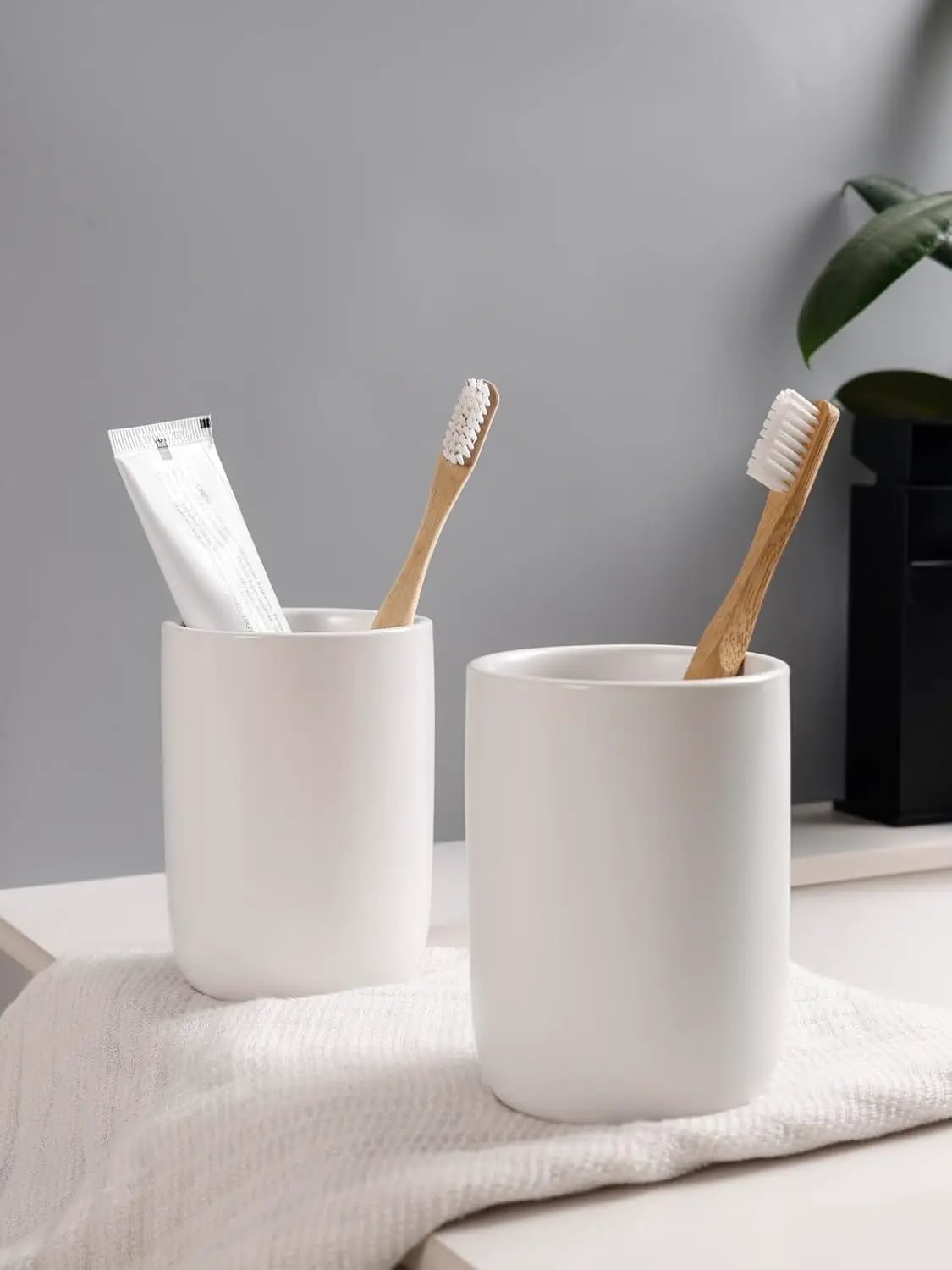 Bosilunlife Soap Dispenser and Toothbrush Holder Set - 2 Piece Set by Glassware UK
